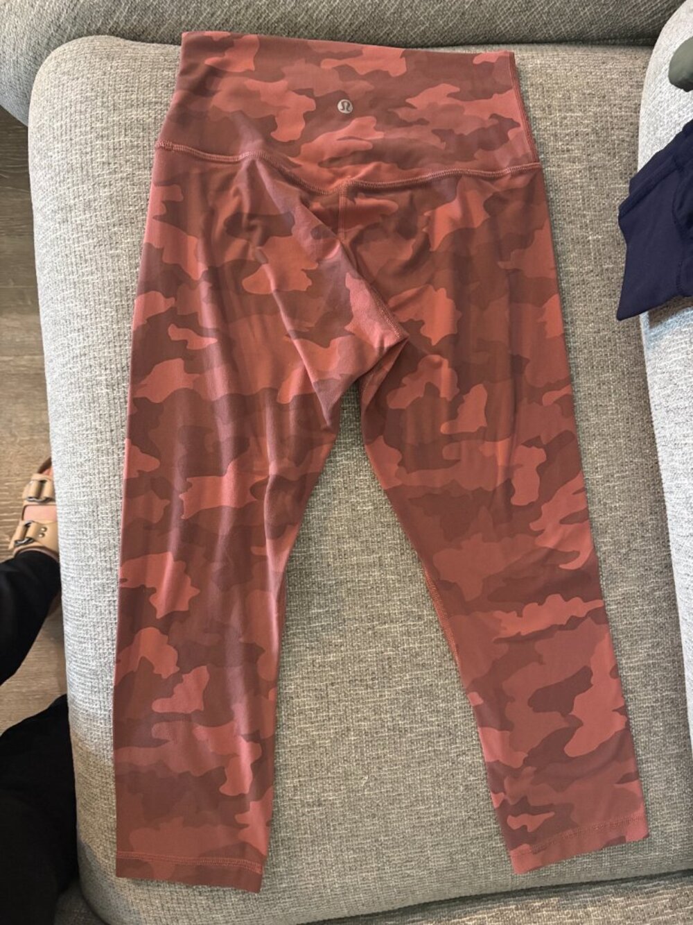 Lululemon High Rise Crop - Picture 2 of 5